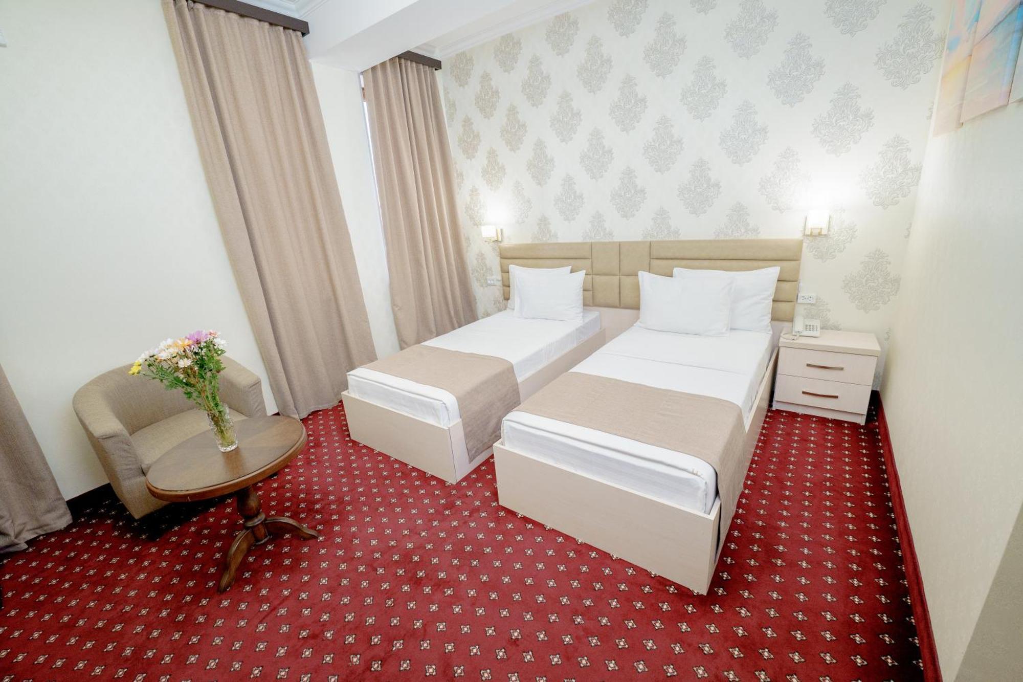 Welcome Inn Hotel Yerevan Exterior photo